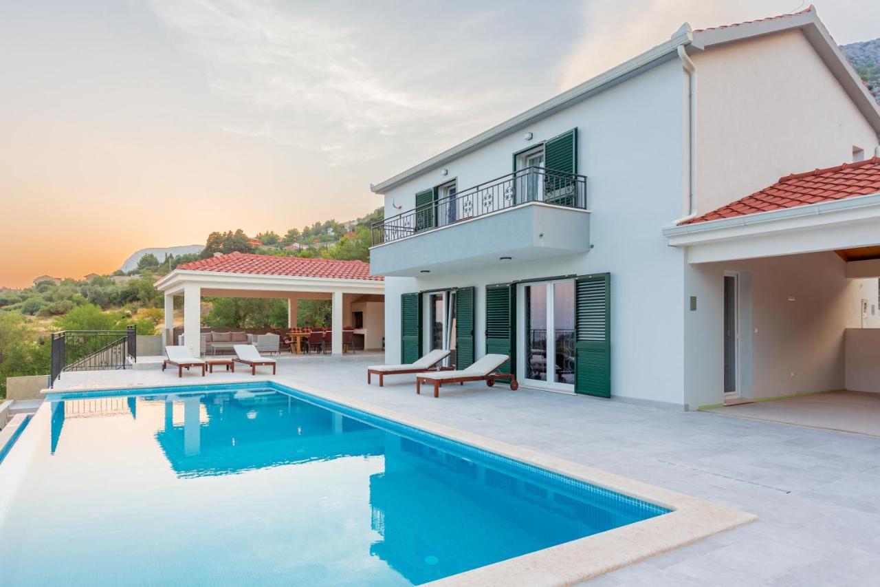 Secluded House - Guaranteed Privacy - Heated Pool Villa Klis Exteriör bild