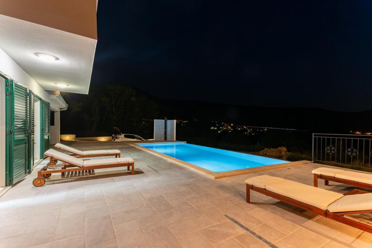 Secluded House - Guaranteed Privacy - Heated Pool Villa Klis Exteriör bild
