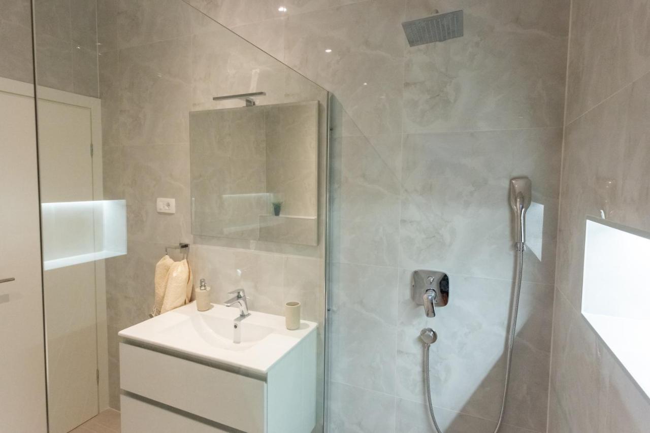 Secluded House - Guaranteed Privacy - Heated Pool Villa Klis Exteriör bild