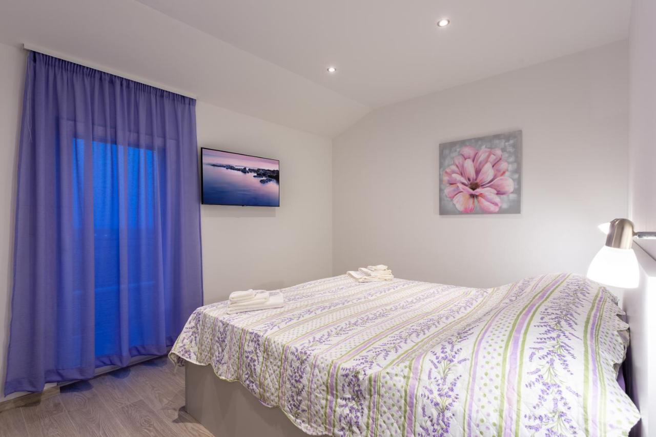 Secluded House - Guaranteed Privacy - Heated Pool Villa Klis Exteriör bild
