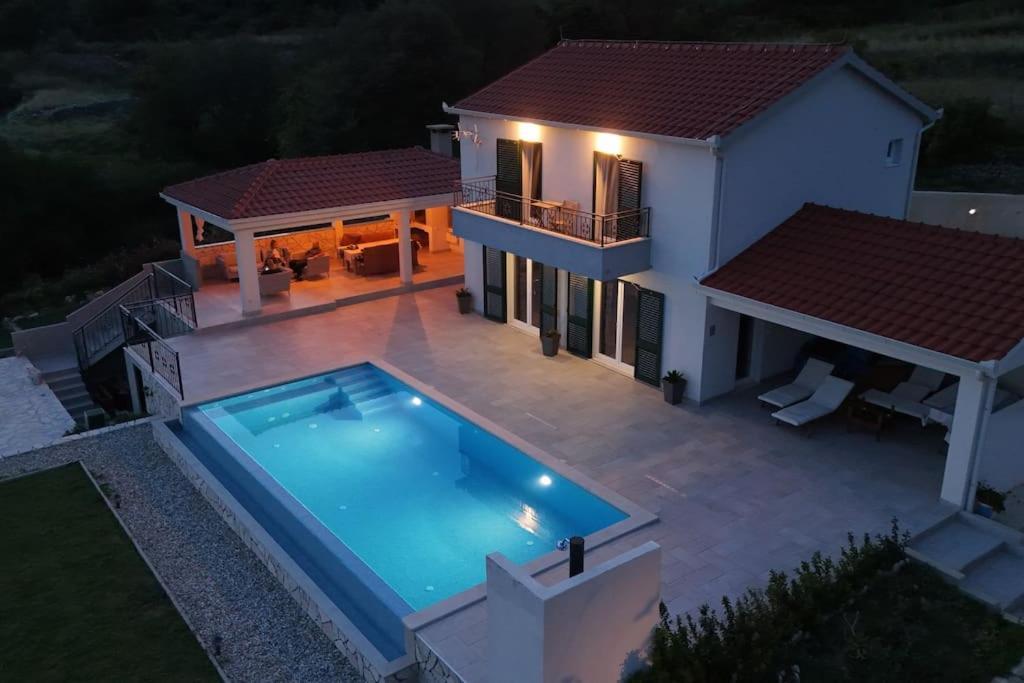 Secluded House - Guaranteed Privacy - Heated Pool Villa Klis Exteriör bild